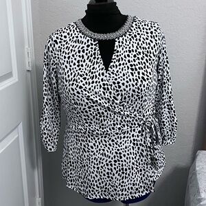 Elegant Black and White Patterned Women's Top